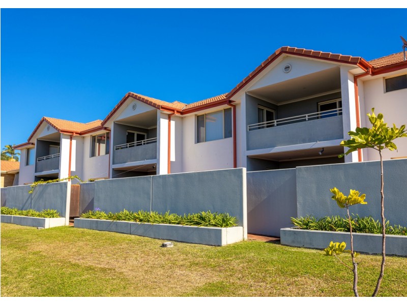 2/2 Mistral Place, Old Bar NSW 2430