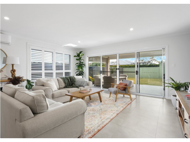 94 Albatross Way, Old Bar NSW 2430