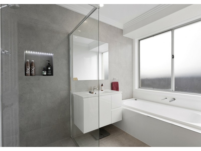 94 Albatross Way, Old Bar NSW 2430