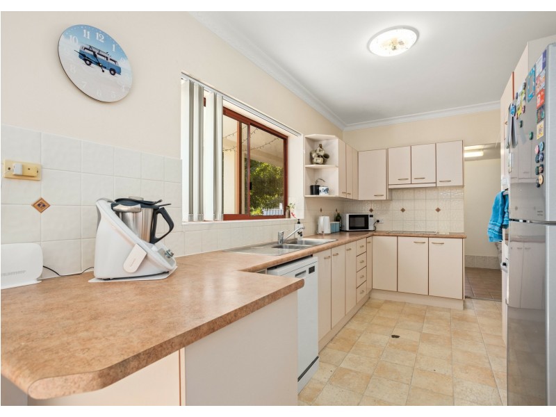5 Banyula Drive, Old Bar NSW 2430