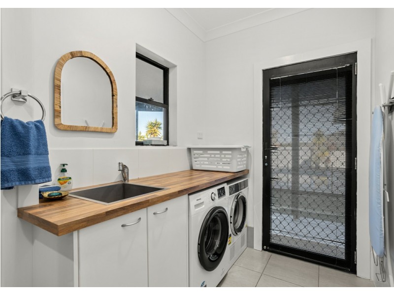 330 Saltwater Rd, Wallabi Point NSW 2430