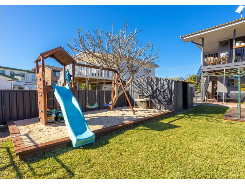 37 Manning Street, Manning Point NSW 2430