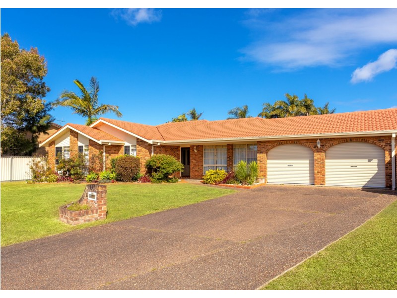 4 Newlan Court, Old Bar NSW 2430