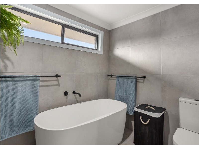 28 Molong Road, Old Bar NSW 2430