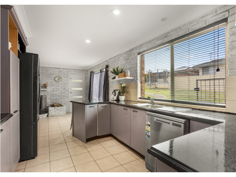 28 Molong Road, Old Bar NSW 2430