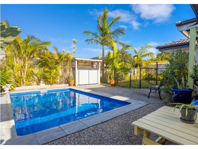 5 Yellowfin Avenue, Old Bar NSW 2430
