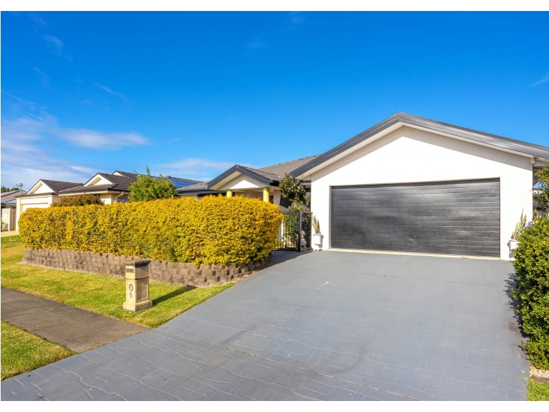 5 Yellowfin Avenue, Old Bar NSW 2430