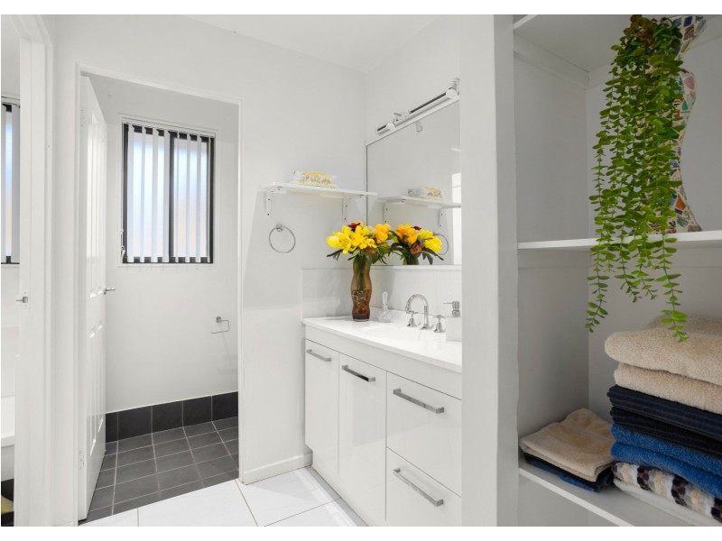 5 Yellowfin Avenue, Old Bar NSW 2430