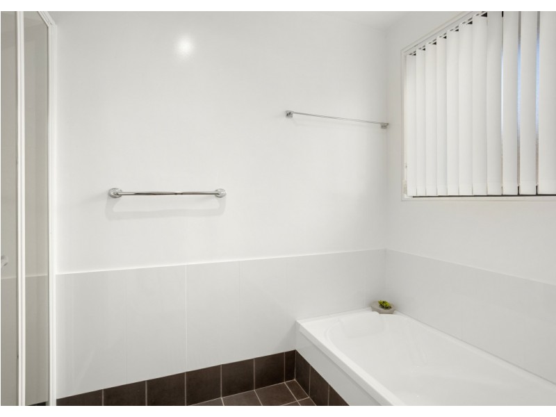 5 Yellowfin Avenue, Old Bar NSW 2430