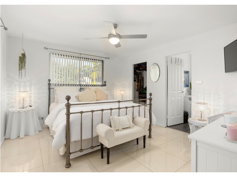 5 Yellowfin Avenue, Old Bar NSW 2430