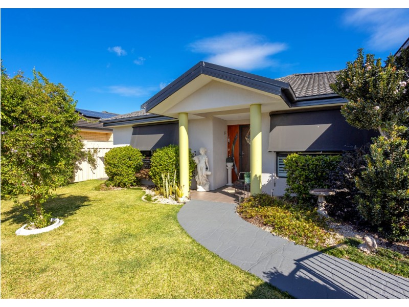 5 Yellowfin Avenue, Old Bar NSW 2430