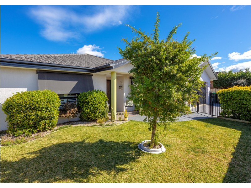 5 Yellowfin Avenue, Old Bar NSW 2430