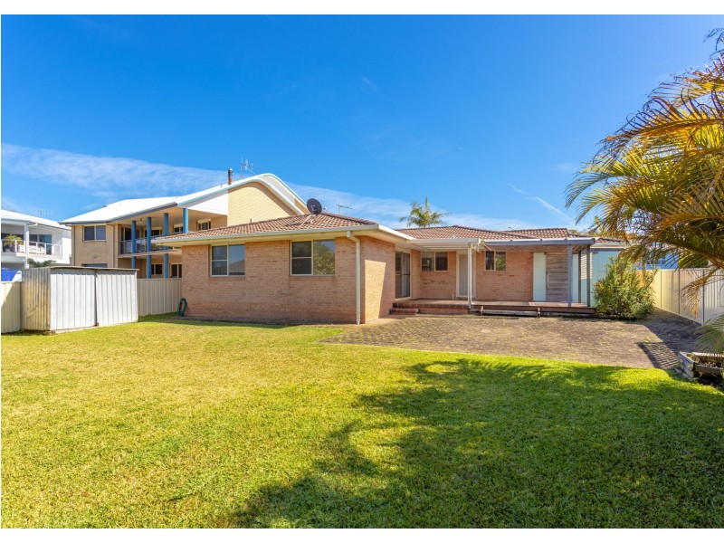 20 Beach Street, Wallabi Point NSW 2430