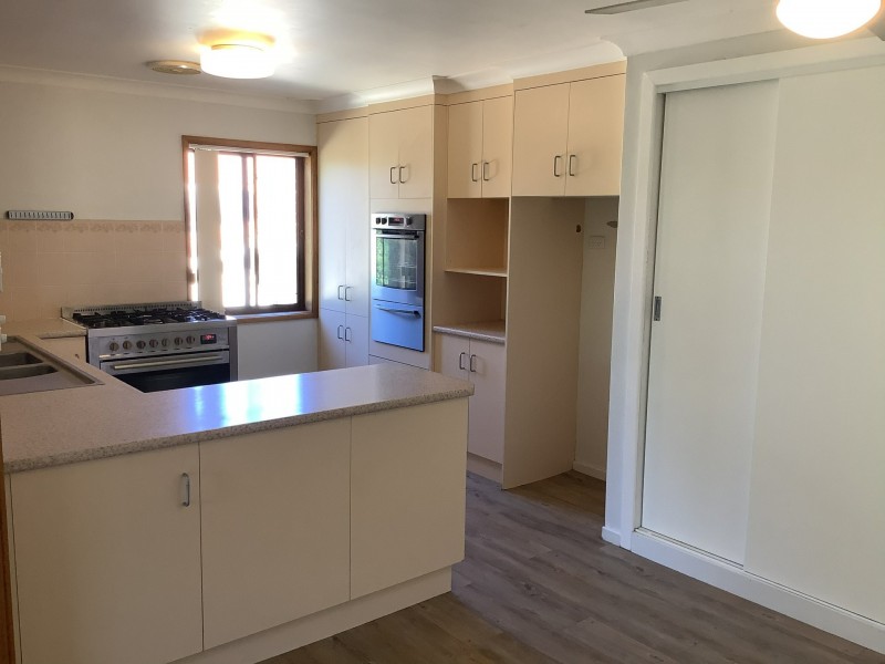 17 Old Bar Road, Old Bar NSW 2430