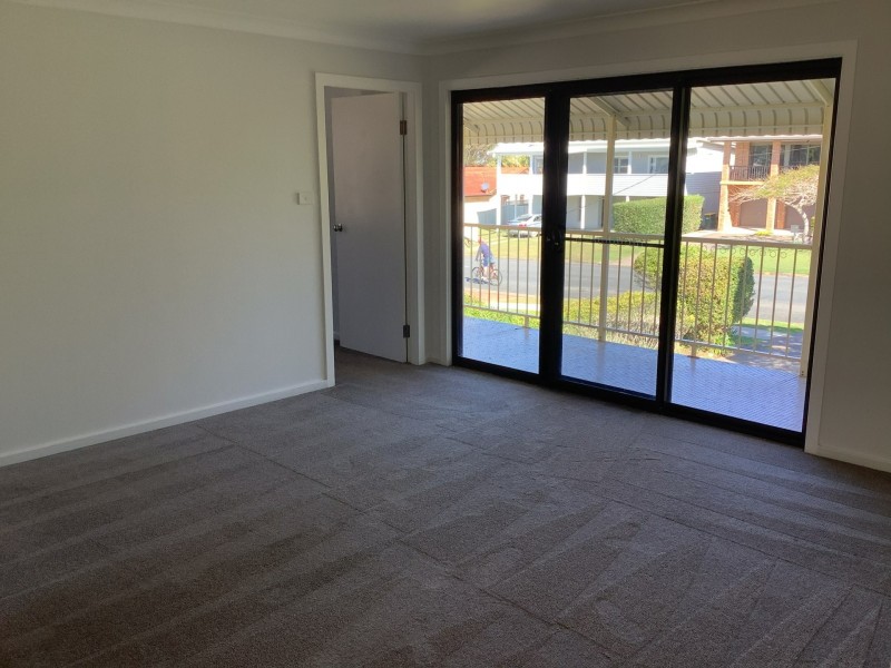 17 Old Bar Road, Old Bar NSW 2430