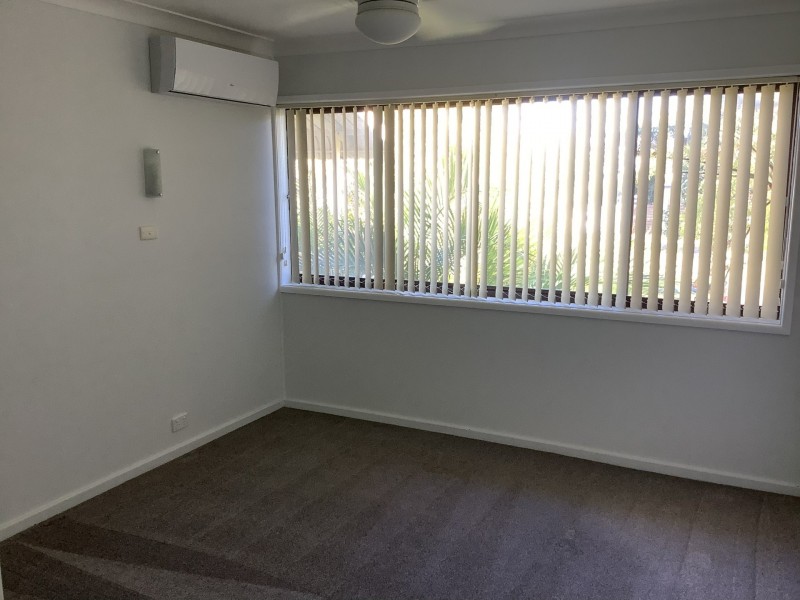 17 Old Bar Road, Old Bar NSW 2430