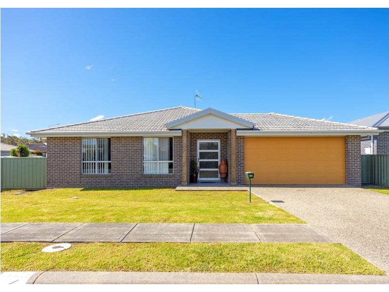 88 Albatross Way, Old Bar NSW 2430