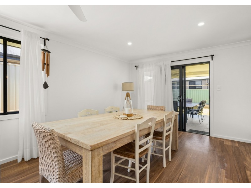 14 Trevally Avenue, Old Bar NSW 2430