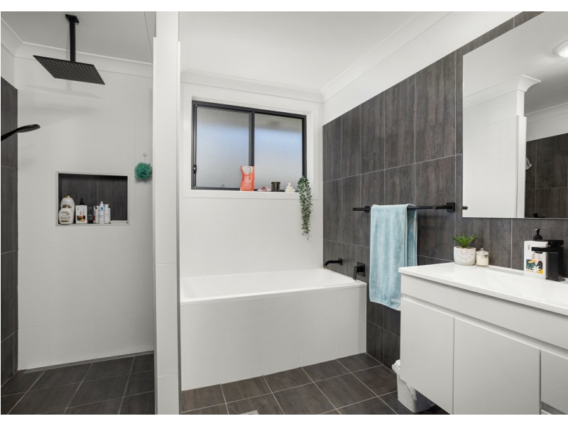 14 Trevally Avenue, Old Bar NSW 2430