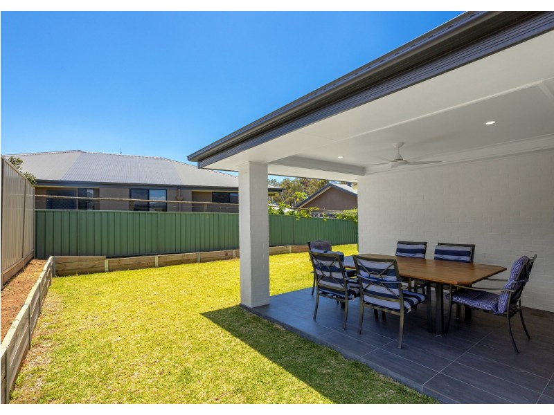 14 Trevally Avenue, Old Bar NSW 2430