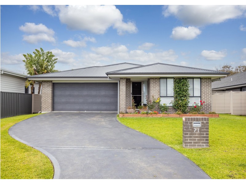 71 Albatross Way, Old Bar NSW 2430