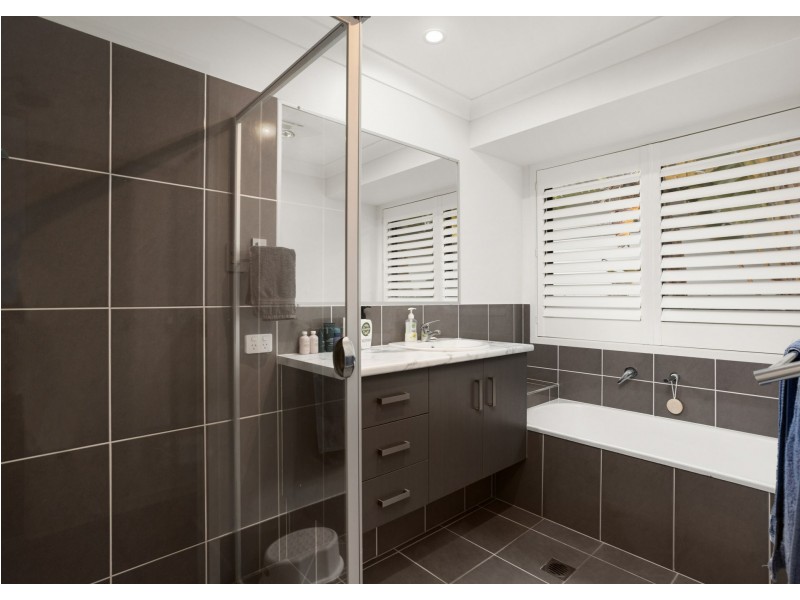 71 Albatross Way, Old Bar NSW 2430