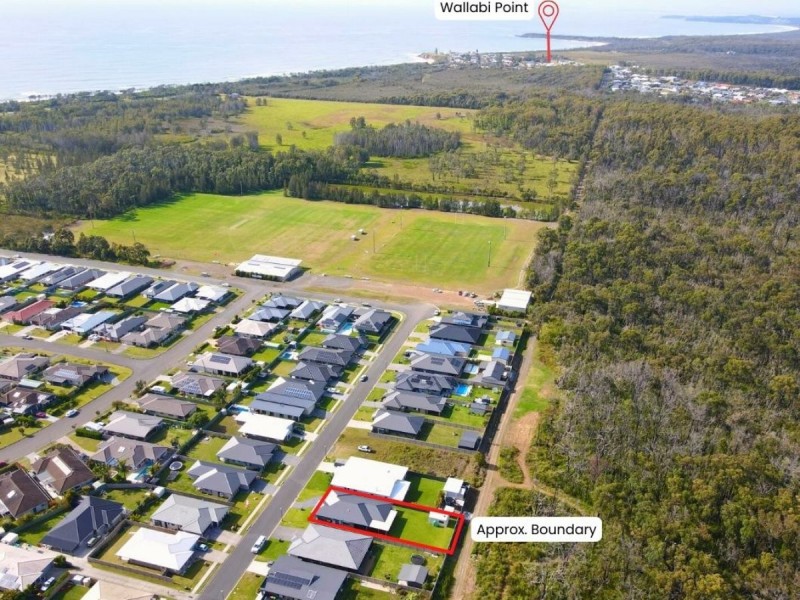 71 Albatross Way, Old Bar NSW 2430
