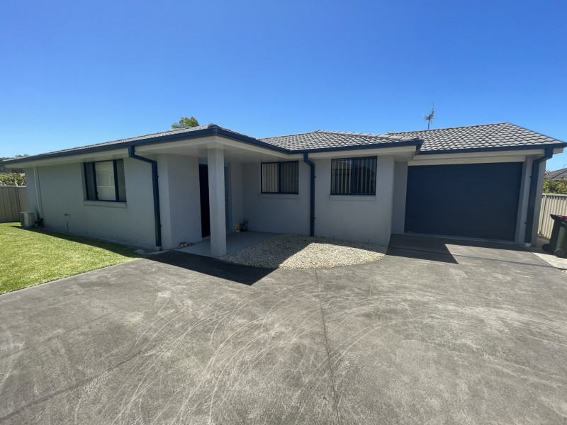 Unit 2/3 Albatross Way, Old Bar NSW 2430