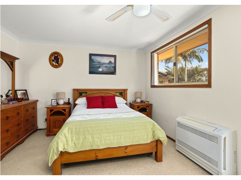 15 Old Bar Road, Old Bar NSW 2430