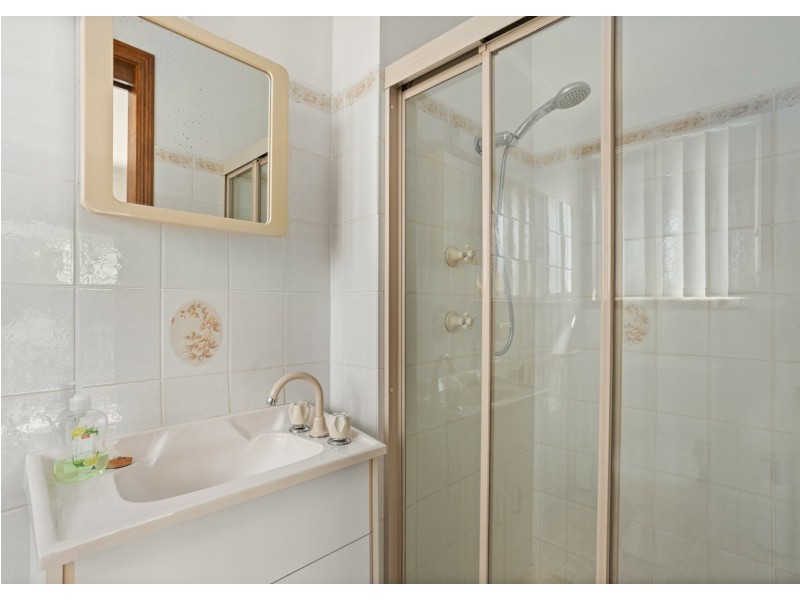 15 Old Bar Road, Old Bar NSW 2430