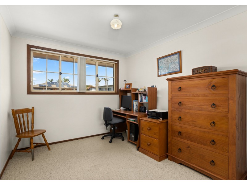 15 Old Bar Road, Old Bar NSW 2430
