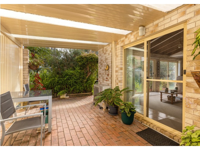 15 Old Bar Road, Old Bar NSW 2430