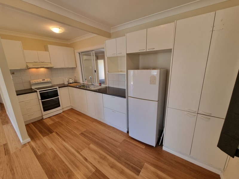 81 Old Bar Road, Old Bar NSW 2430