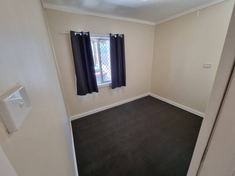 81 Old Bar Road, Old Bar NSW 2430