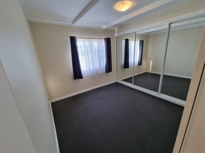 81 Old Bar Road, Old Bar NSW 2430