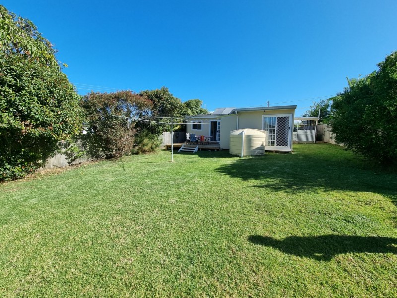 81 Old Bar Road, Old Bar NSW 2430