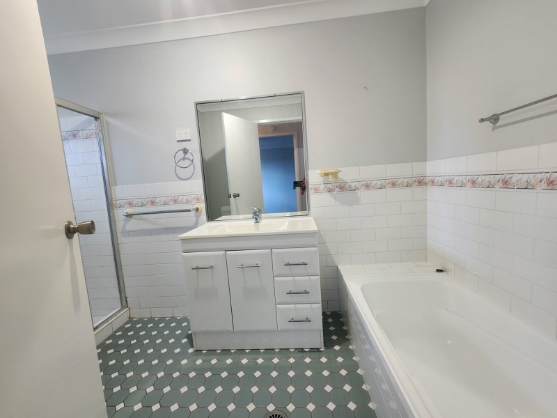 Unit 1/26 Old Bar Road, Old Bar NSW 2430
