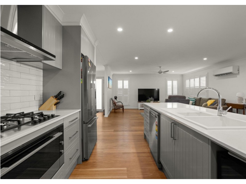 24 Banyula Drive, Old Bar NSW 2430