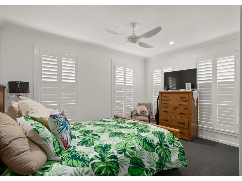 24 Banyula Drive, Old Bar NSW 2430