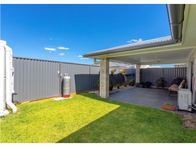 24 Banyula Drive, Old Bar NSW 2430