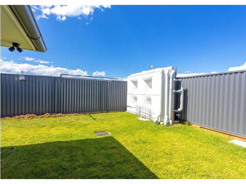 24 Banyula Drive, Old Bar NSW 2430