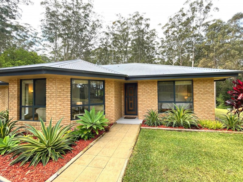 11 Rainforest Drive, Mitchells Island NSW 2430