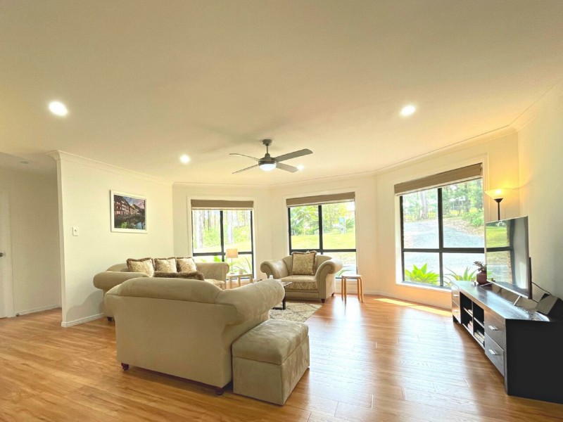 11 Rainforest Drive, Mitchells Island NSW 2430