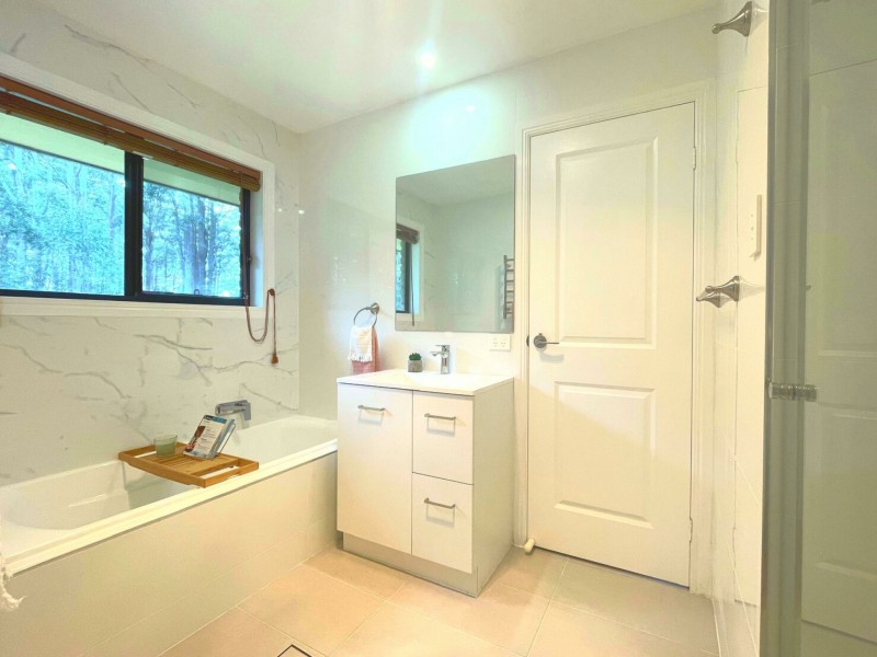 11 Rainforest Drive, Mitchells Island NSW 2430