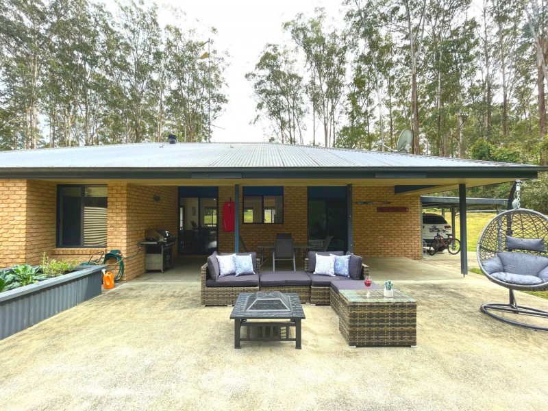 11 Rainforest Drive, Mitchells Island NSW 2430
