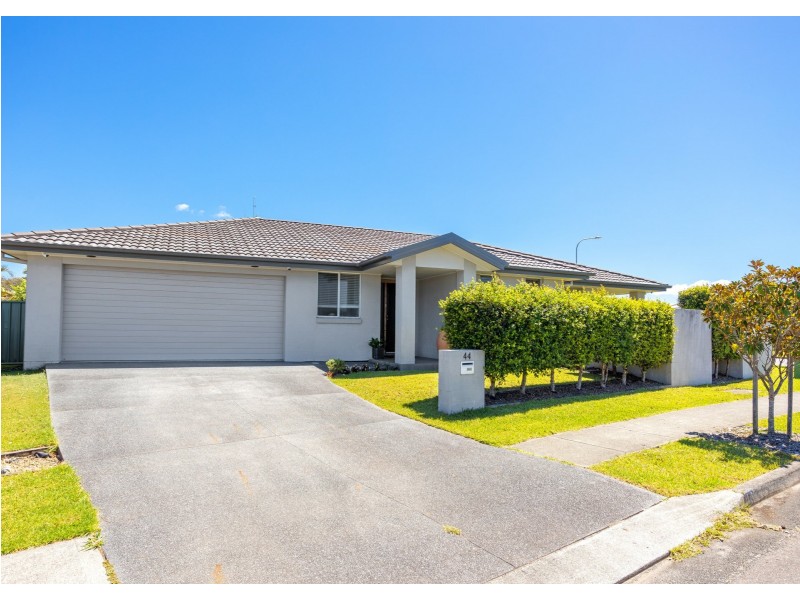 44 Bluehaven Drive, Old Bar NSW 2430