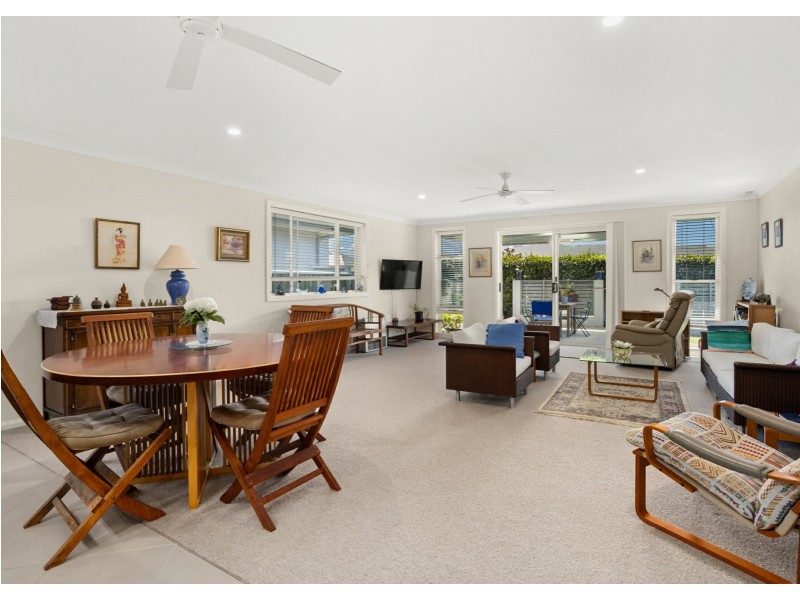 44 Bluehaven Drive, Old Bar NSW 2430