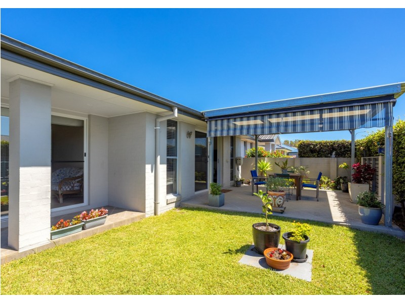 44 Bluehaven Drive, Old Bar NSW 2430