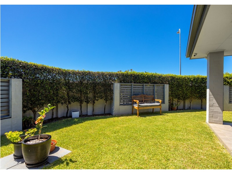 44 Bluehaven Drive, Old Bar NSW 2430