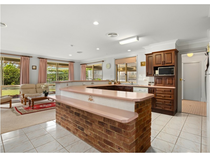 4 Newlan Court, Old Bar NSW 2430